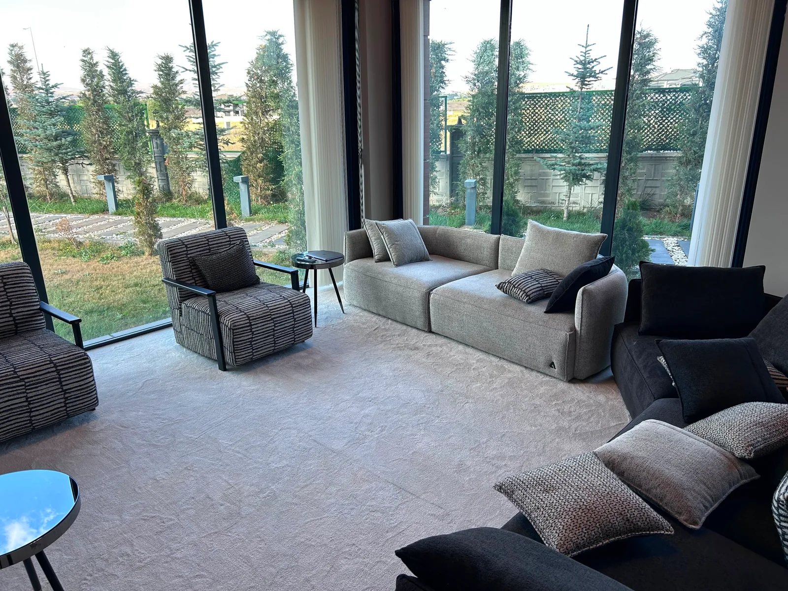 Sivas'ta salon koltuklarının yerinde temizlenmiş görünümü
